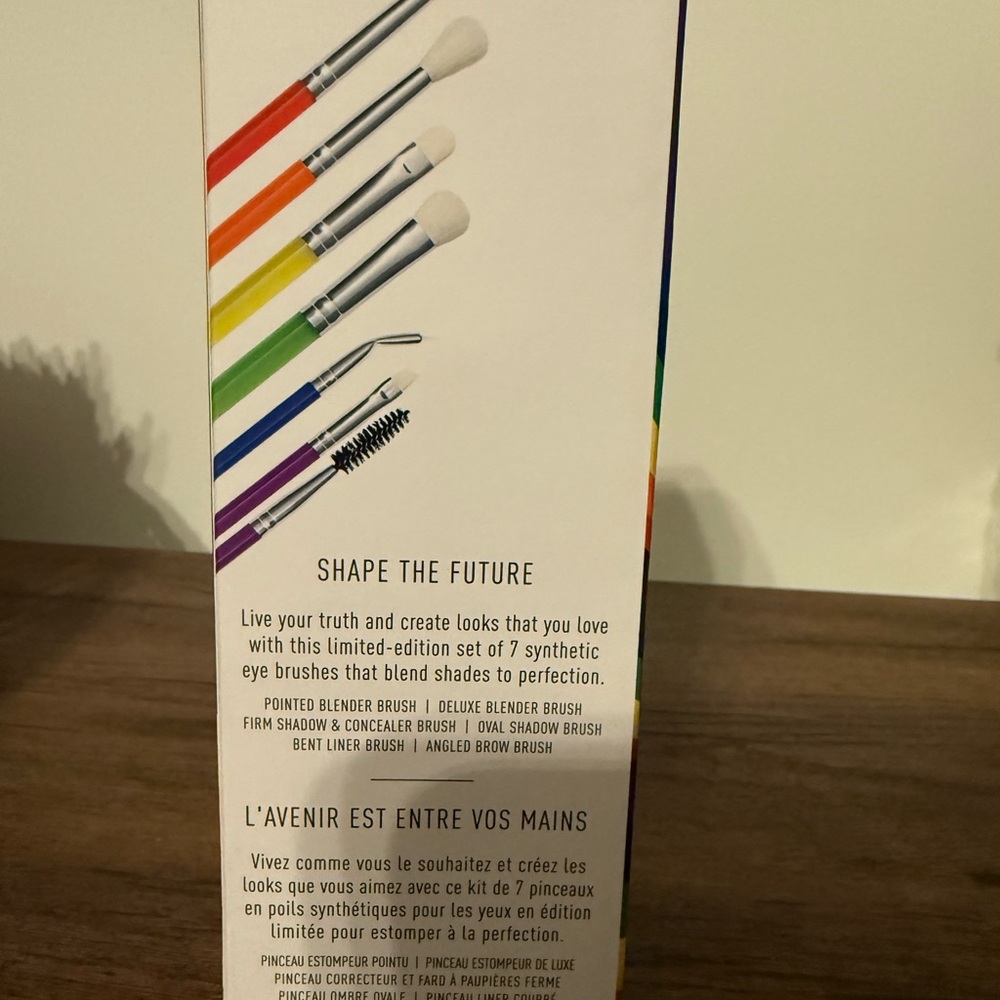 Morphe 2021 live with love pride Collection - Picture 3 of 3